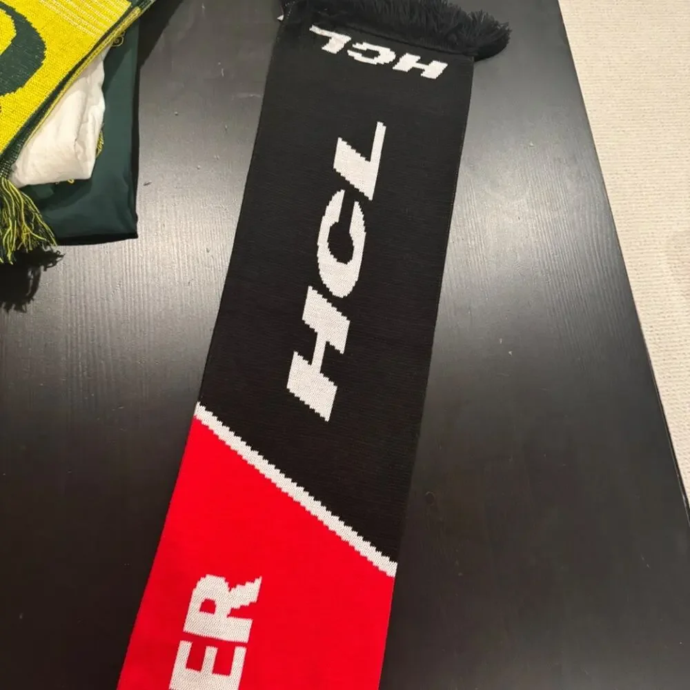 Manchester United x HCL Scarf in Red
